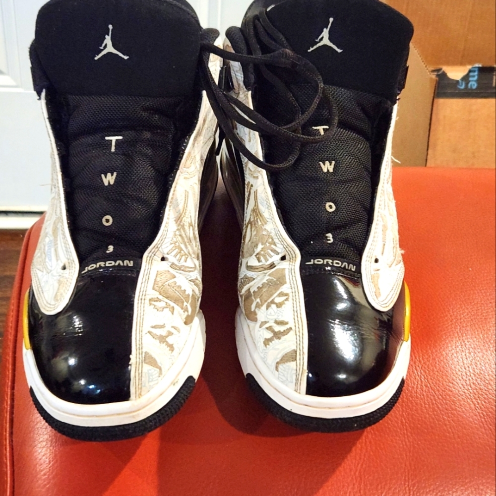 Nike Air Jordan Dub Zero Men's Size 11 1/2 Slightly used excellent condition.